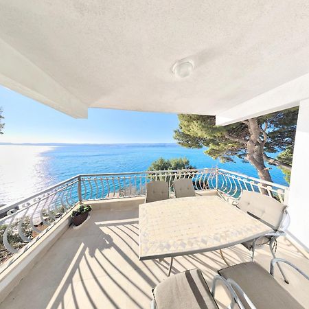 Apartments Iva Omis Exterior photo