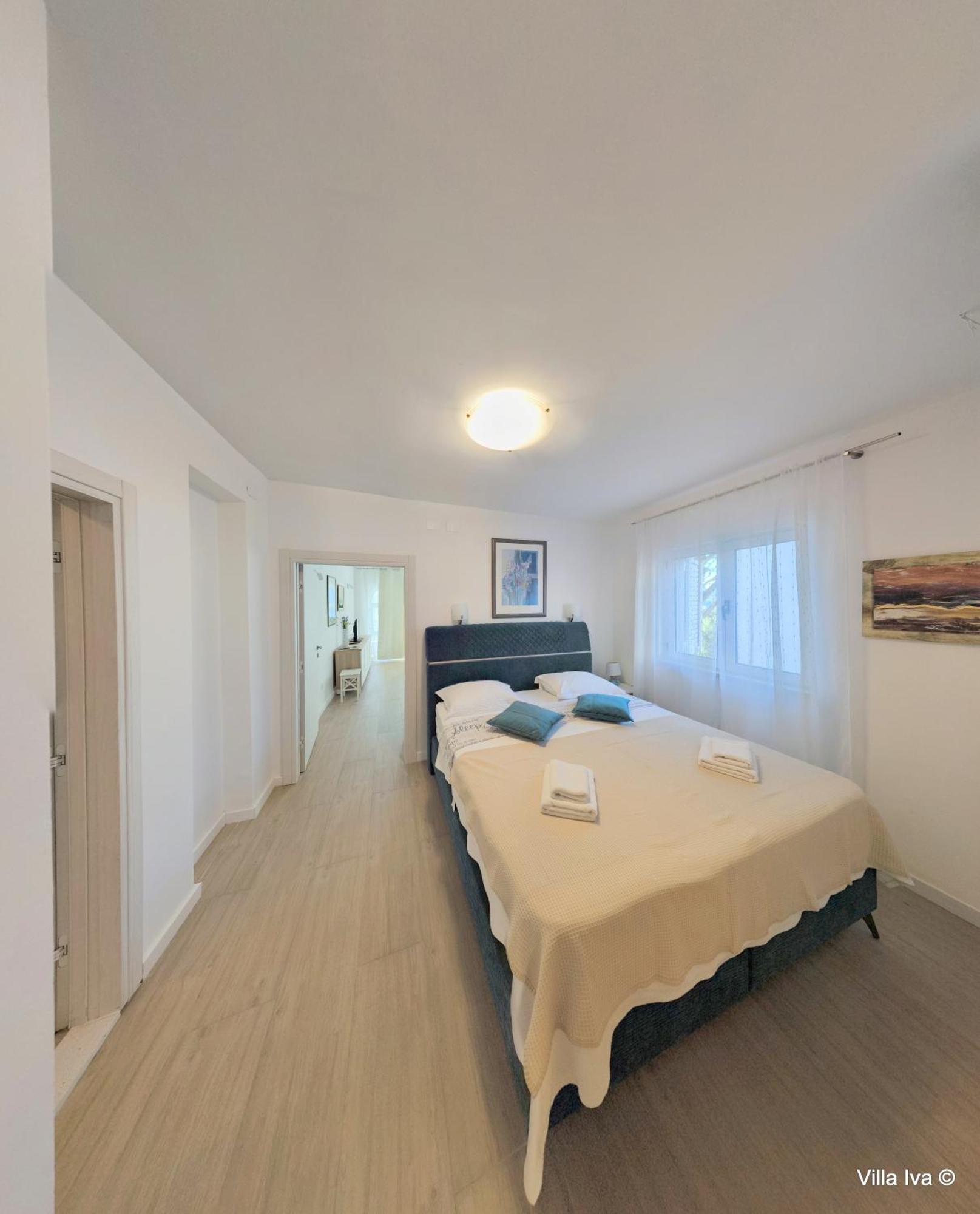 Apartments Iva Omis Exterior photo